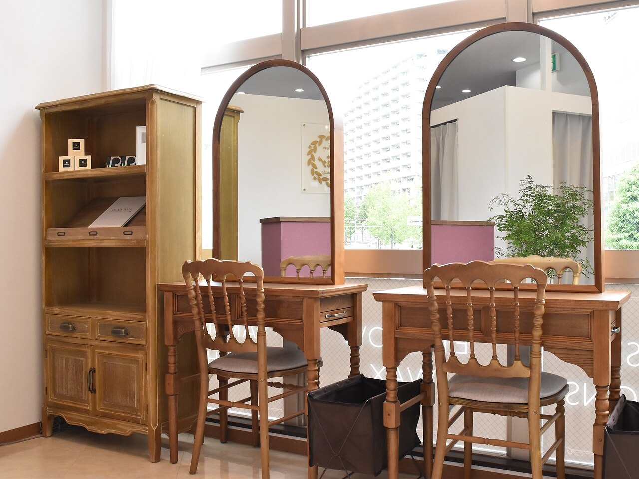 アイサロンフェア新百合ヶ丘店のドレッサーコーナー
